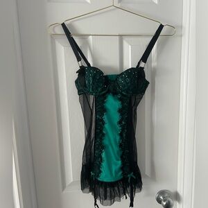 Elegant Black and Green Lace Corset